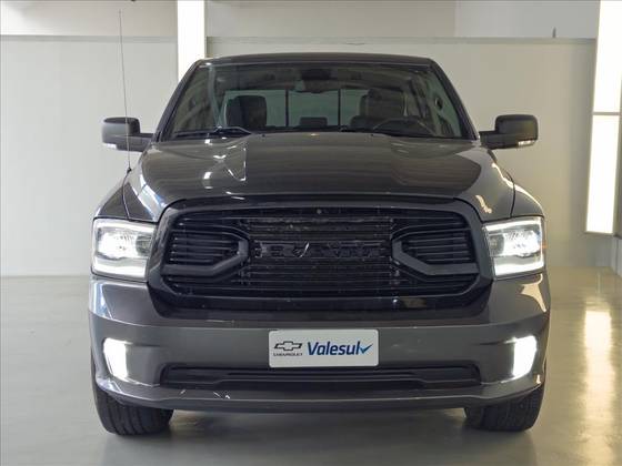 RAM CLASSIC 5.7 V8 GASOLINA LARAMIE CD 4X4 AUTOMÁTICO